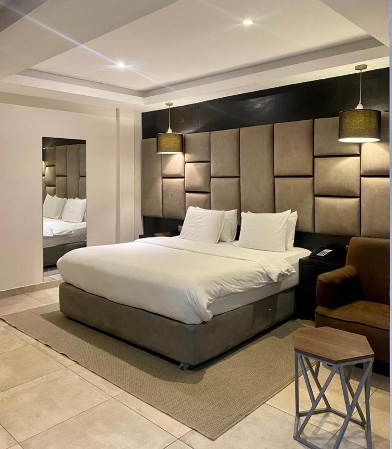 Joshesther Olive Hotel Ikeja Eksteriør bilde