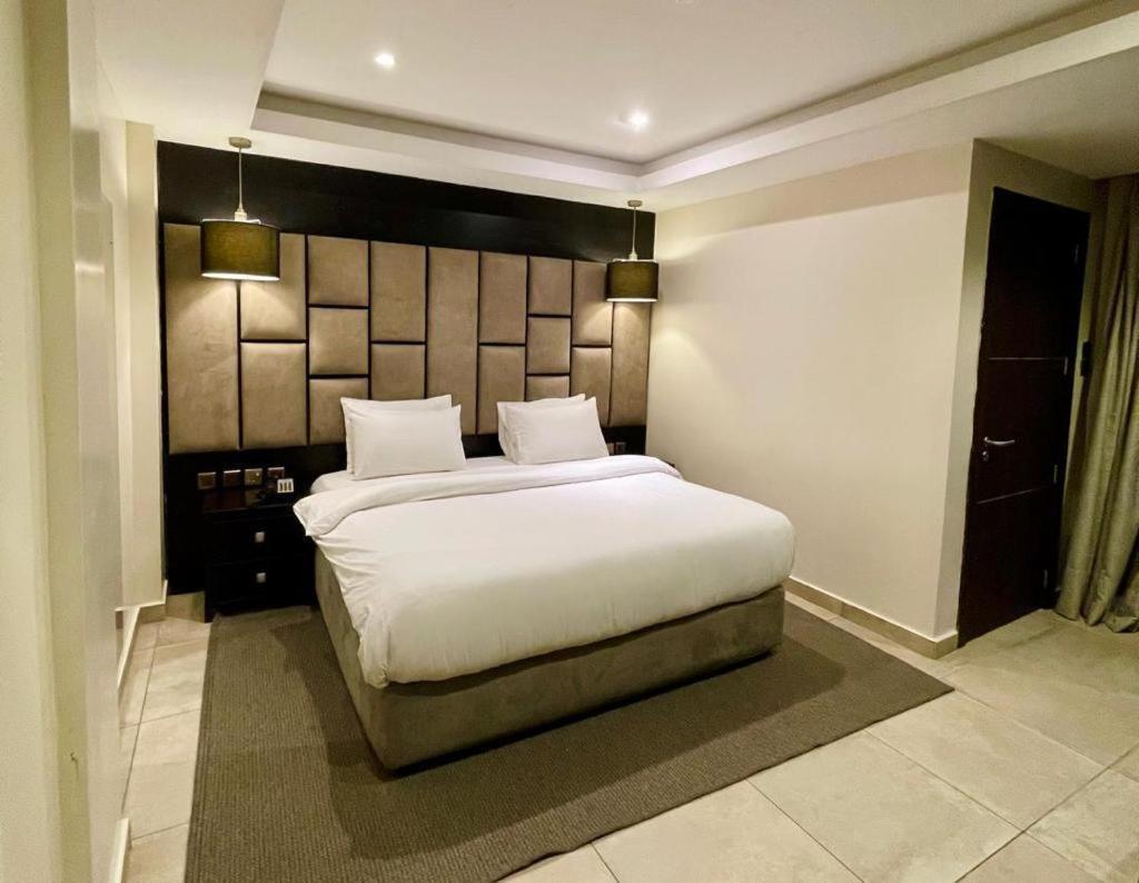 Joshesther Olive Hotel Ikeja Eksteriør bilde