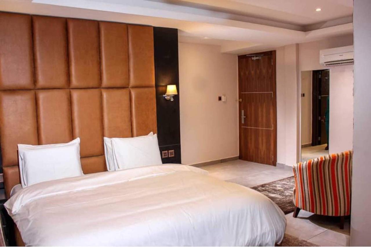 Joshesther Olive Hotel Ikeja Eksteriør bilde